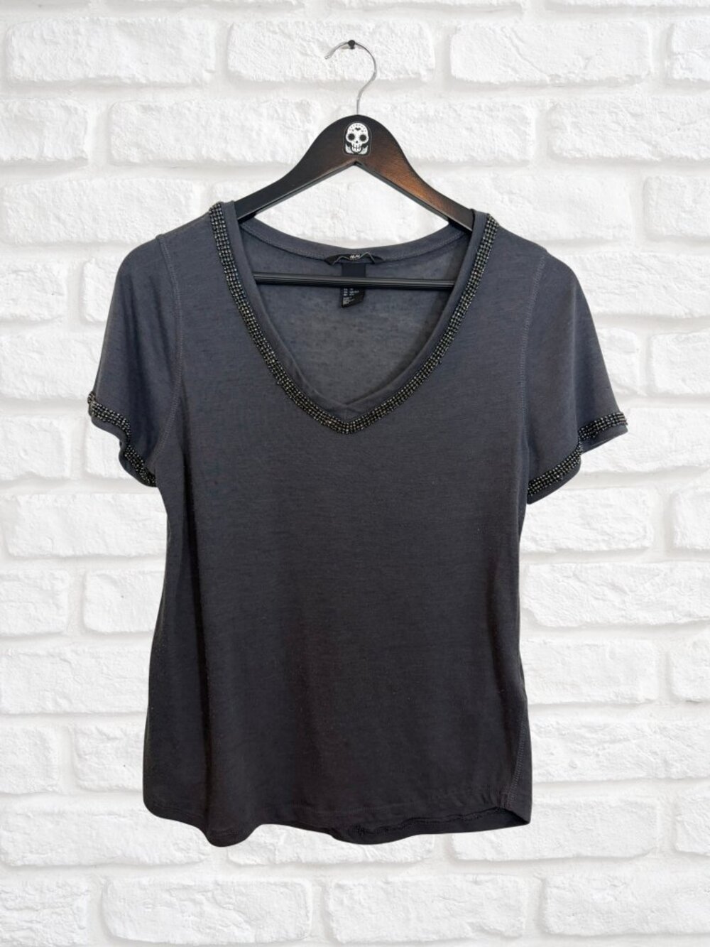 H&M Grey Linen Blend Rhinestone Beaded Trim V-Neck Tee Shirt Sz Extra Small XS